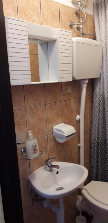 Mali Delfin Apartment Sveti Juraj Exterior foto