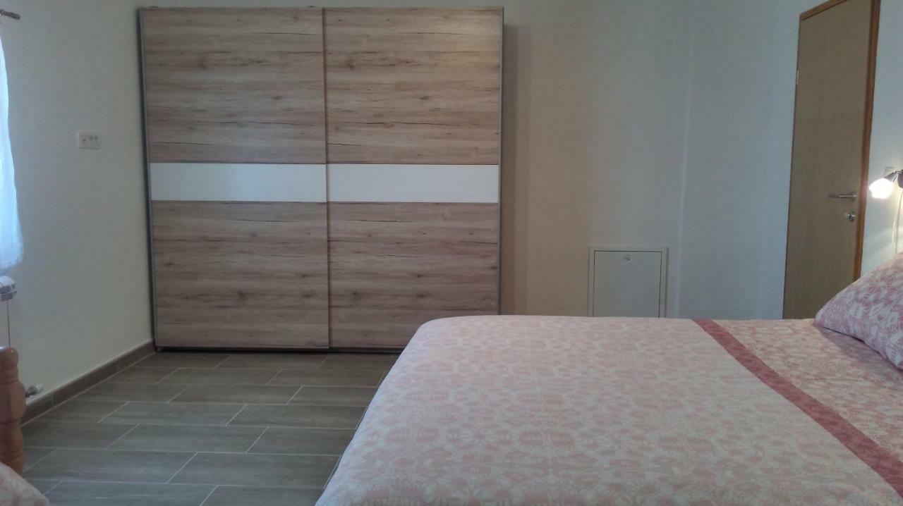 Mali Delfin Apartment Sveti Juraj Exterior foto