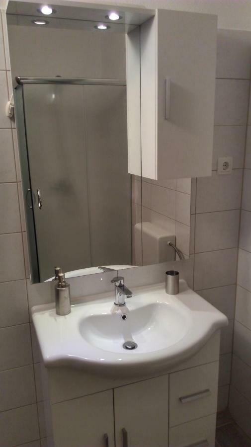 Mali Delfin Apartment Sveti Juraj Exterior foto