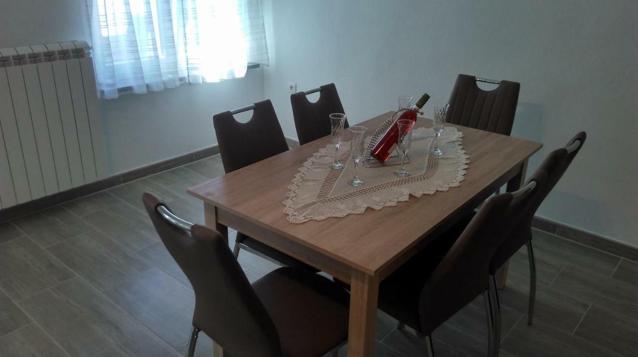 Mali Delfin Apartment Sveti Juraj Exterior foto