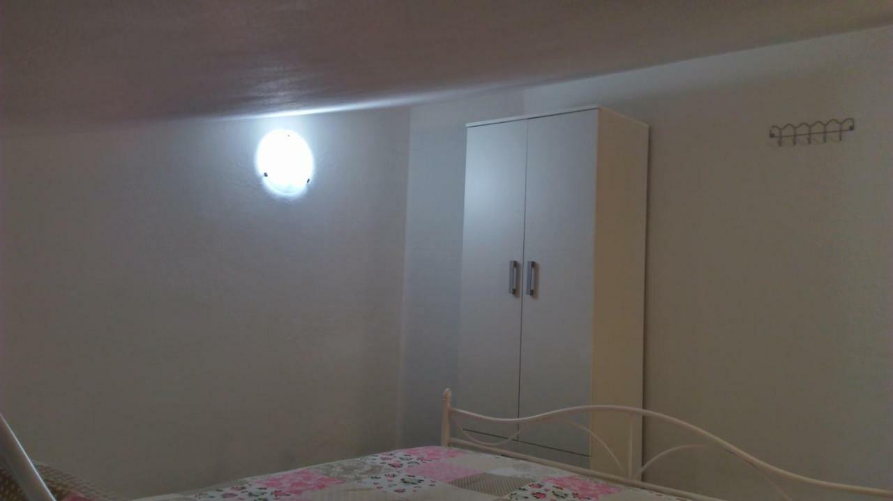 Mali Delfin Apartment Sveti Juraj Exterior foto