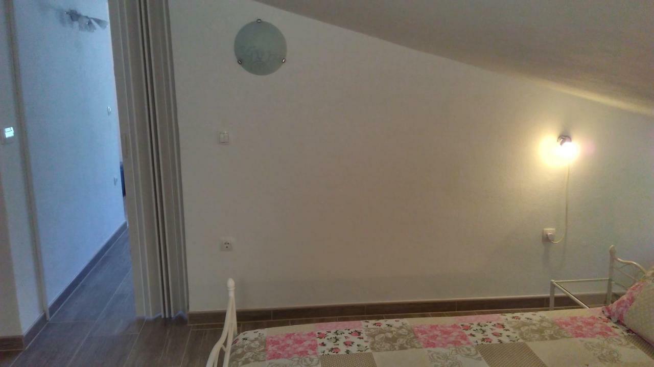 Mali Delfin Apartment Sveti Juraj Exterior foto