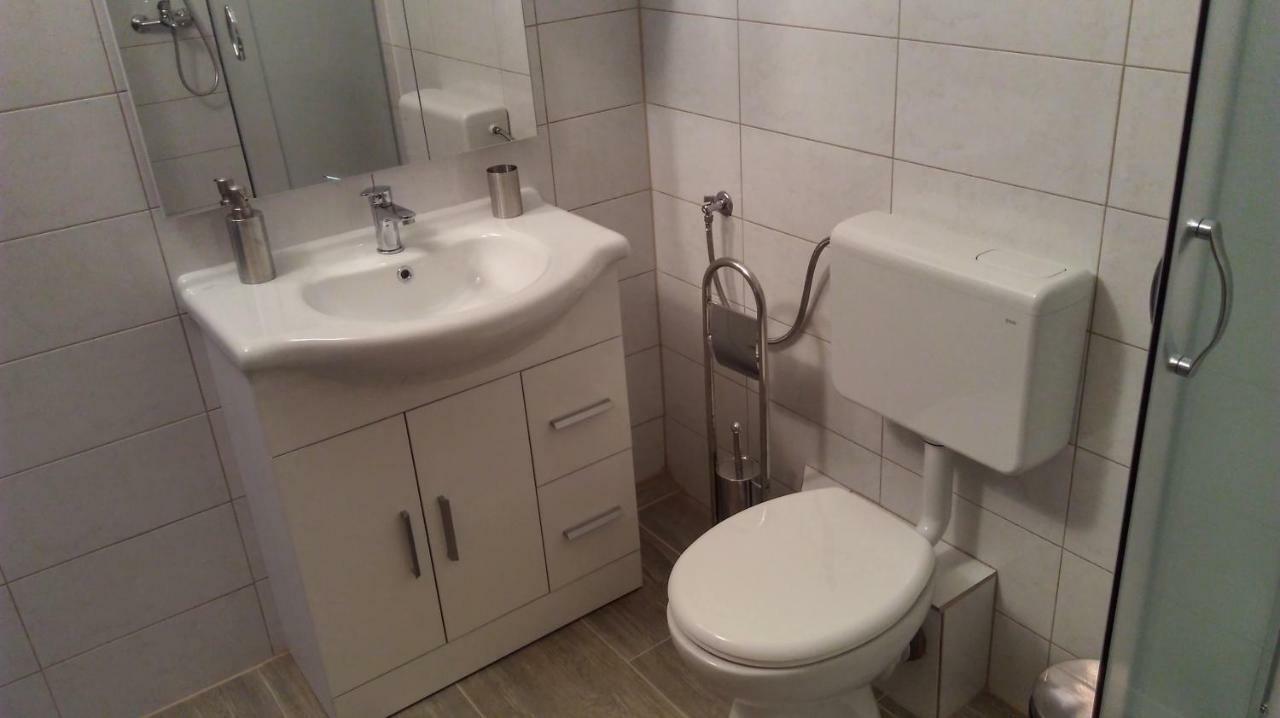 Mali Delfin Apartment Sveti Juraj Exterior foto
