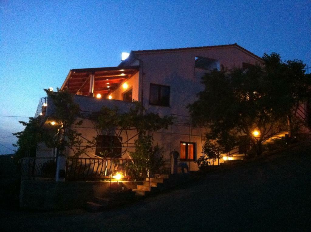 Mali Delfin Apartment Sveti Juraj Exterior foto